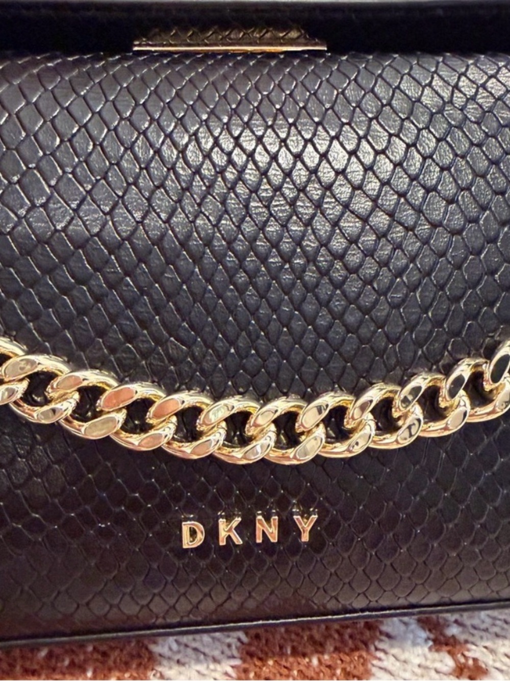 DKNY Black Python Snakeskin Embossed Flap Crossbody Bag with Gold Chain - Picture 4 of 10